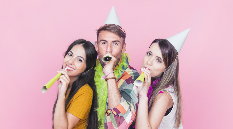 Aquí encuentras orientaciones prácticas para cuidar la salud antes, durante y después de asistir a eventos masivos como conciertos, ferias, eventos deportivos, religiosos o culturales. A través de contenidos breves y fáciles de aplicar, aprenderás a reconocer riesgos, identificar señales de alerta, adoptar medidas de autocuidado y saber cuándo y cómo consultar, con recomendaciones especiales para grupos que requieren mayor protección.